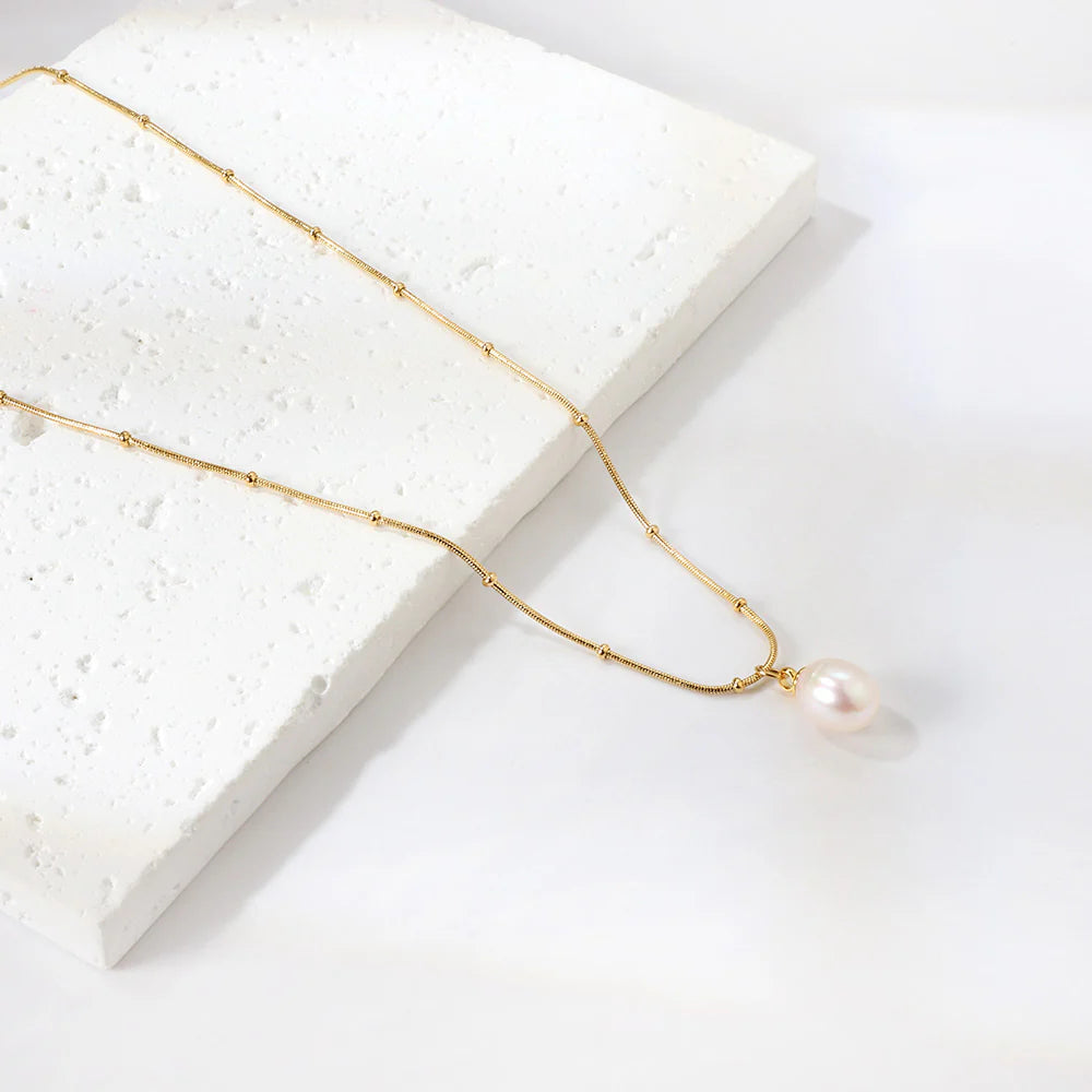 Textured Chain Pearl Pendant Necklace