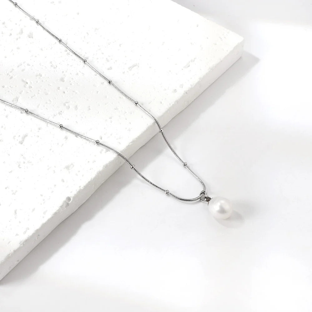 Textured Chain Pearl Pendant Necklace