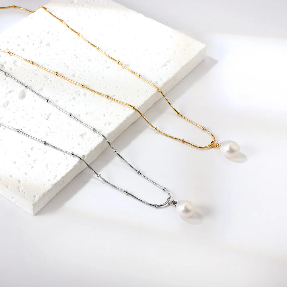 Textured Chain Pearl Pendant Necklace