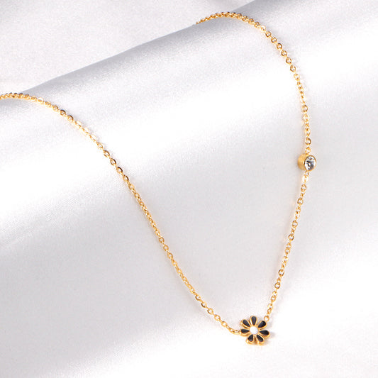 Daisy Flower Pendant Necklace with Crystal Accent